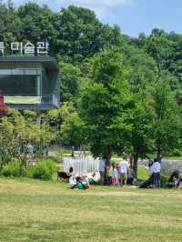 서울 도심 한복판에서 찾은 피크닉 명소