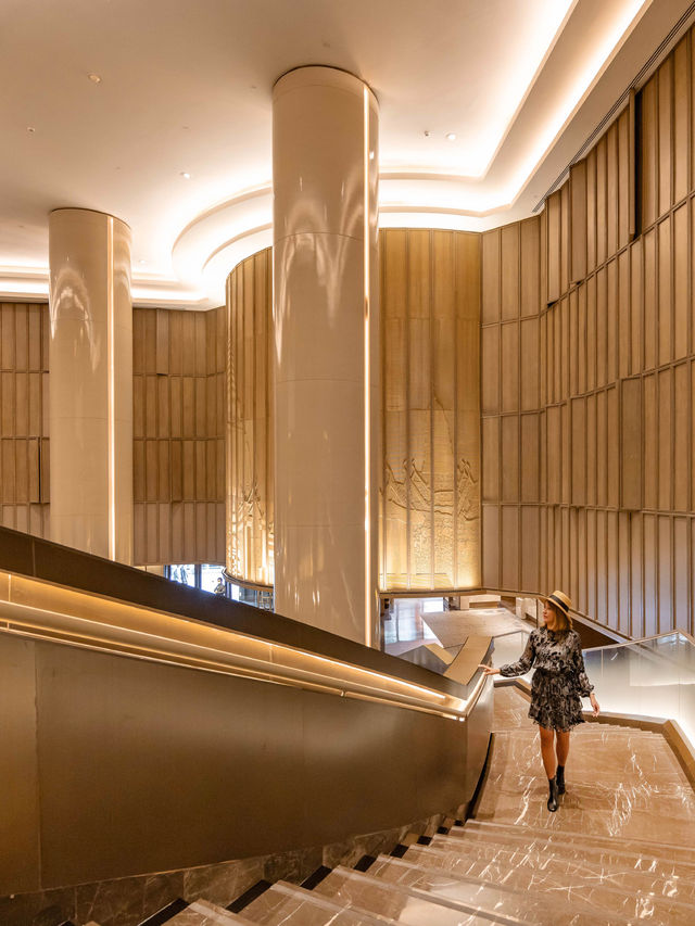 Conrad Bangkok ที่พักสุดหรู 5 ดาวใจกลางกรุงเทพ