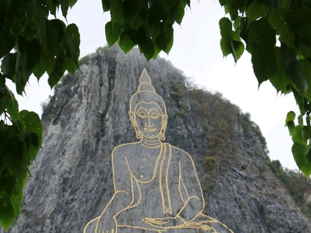 ชมพระพุทธรูปแกะสลัก เขาชีจรรย์