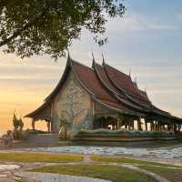 พาเที่ยวอุบล 2 วัน 1 คืน 