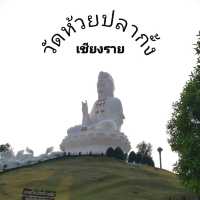 กราบพระโพธิสตว์เจ้าแม่กวนอิมที่วัดห้วยปลากั้ง