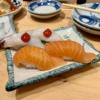 【大阪・西梅田】職人が握る本格寿司を肴に楽しめる「すし酒場さしす KITTE大阪店」