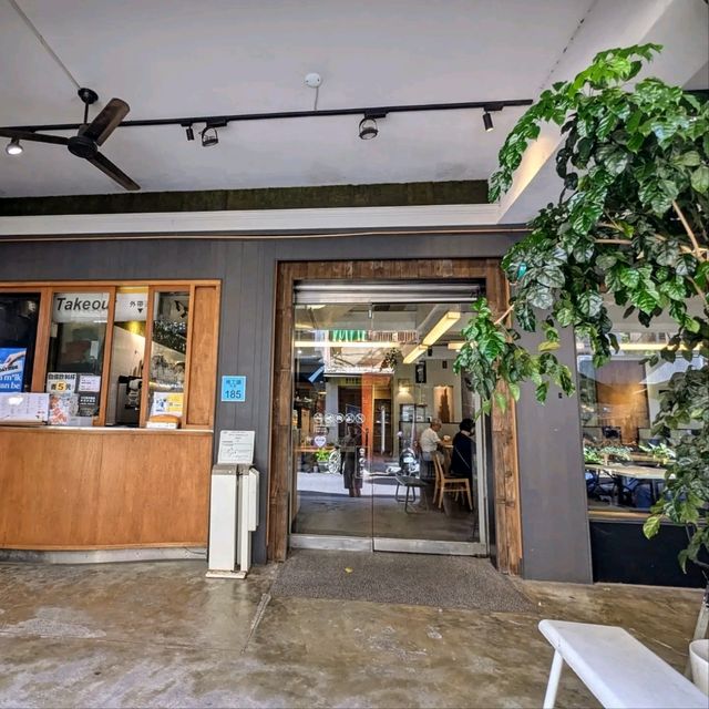 台南-安平豪宅大樓的人氣早午餐：波哥茶飲