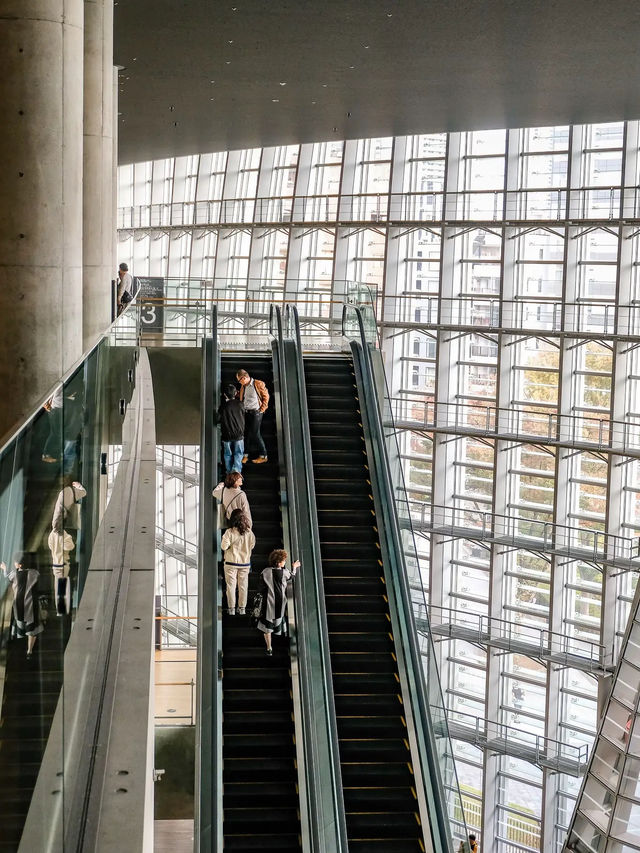 พาชมสถาปัตสวยๆที่ The National Art Center Tokyo🎌