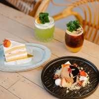คาเฟ่น่ารักริมหาดจอมเทียน