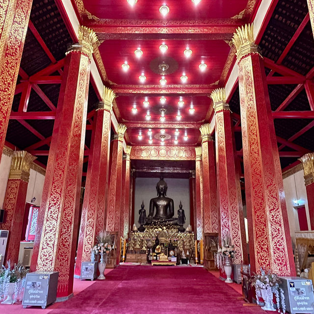 🕌 Exploring the Tranquil Wat Ong Teu in Vientiane, Laos! ✨