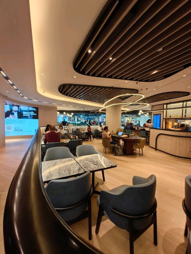Healthy and Fresh Meals in Flight Club at KLIA1