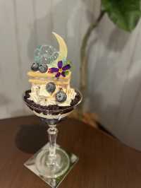 【北九州カフェ】非日常の素敵空間で美しいパフェはいかが？✨