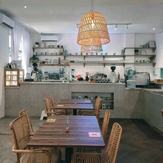 THIS NEW COFFEE SHOP IN ALAM SUTERA IS NAMED AFTER A STREET IN BANDUNG