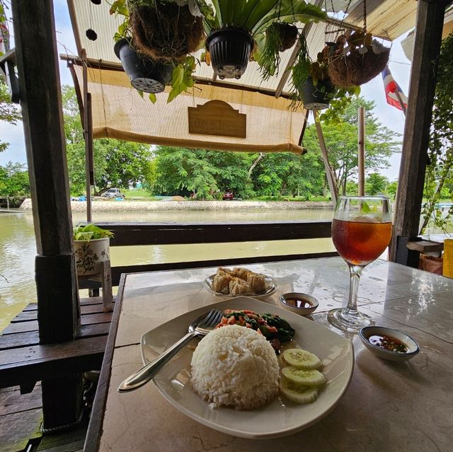 eight de klong