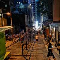 在石板街與嘉咸街探索老香港