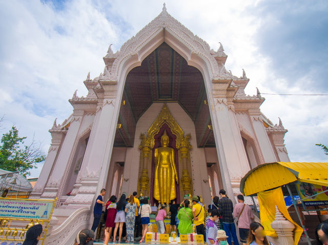 เที่ยวไหว้องค์พระปฐมเจดีย์