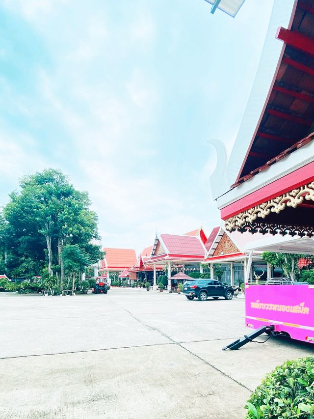 🙇‍♀️กราบไหว้พระขอพร🙇‍♀️วัดหนองเสม็ด🙇🏼
