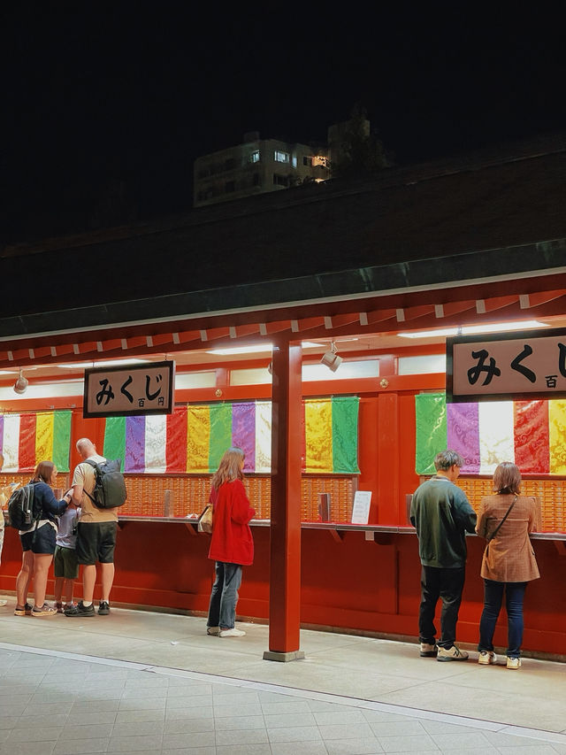 เดินเที่ยววัดเซ็นโซจิตอนกลางคืน สวยมากกก 🏮⛩️