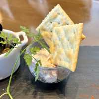 【兵庫・神戸】神戸港と牡蠣料理のマリアージュ「The Oyster Bar KOBE」