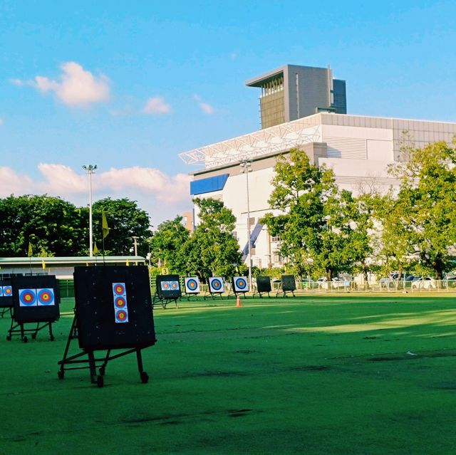 泰國曼谷好玩的運動項目景點:泰國國立射箭🏹館。體驗在泰國運動項目的好去處
