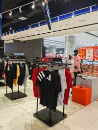 ICS Offers Variety of Shops and Dining Options