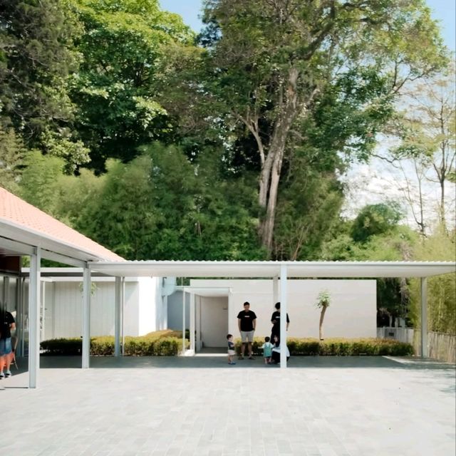 HOME GROUND RESTAURANT