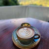 探索泰國清邁的“巨人咖啡”" ☕