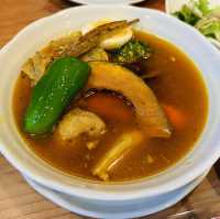 あの大人気韓国アイドルも来店！余市で食べるスープカレー