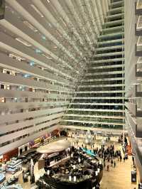 🇸🇬 Marina Bay Sands Hotel Lobby: A Masterpiece of Modern Design 