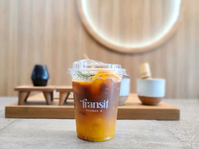 Transit Number 8 คาเฟ่เชียงใหม่ 