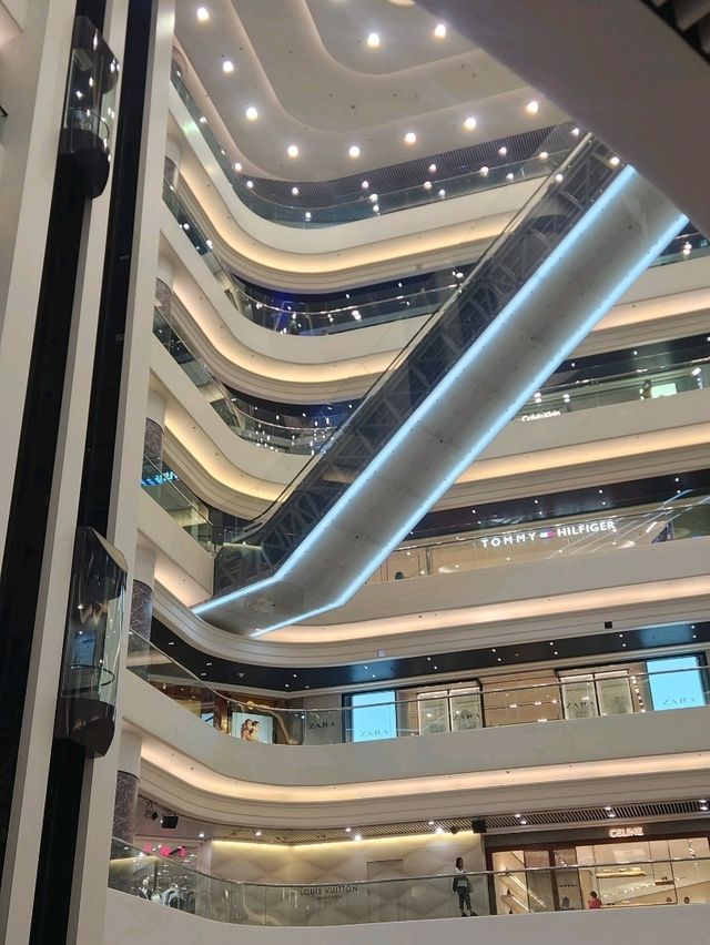 홍콩 쇼핑의 성지 코즈웨이베이, 최대 규모의 쇼핑몰 타임스퀘어🛍