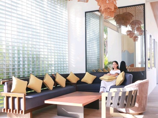 Mirror mirror ที่พัก คาเฟ่ริมทะเล