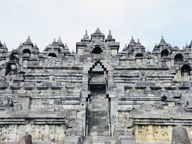 日惹婆羅浮屠Borobudur 世界上最大的佛教遺跡