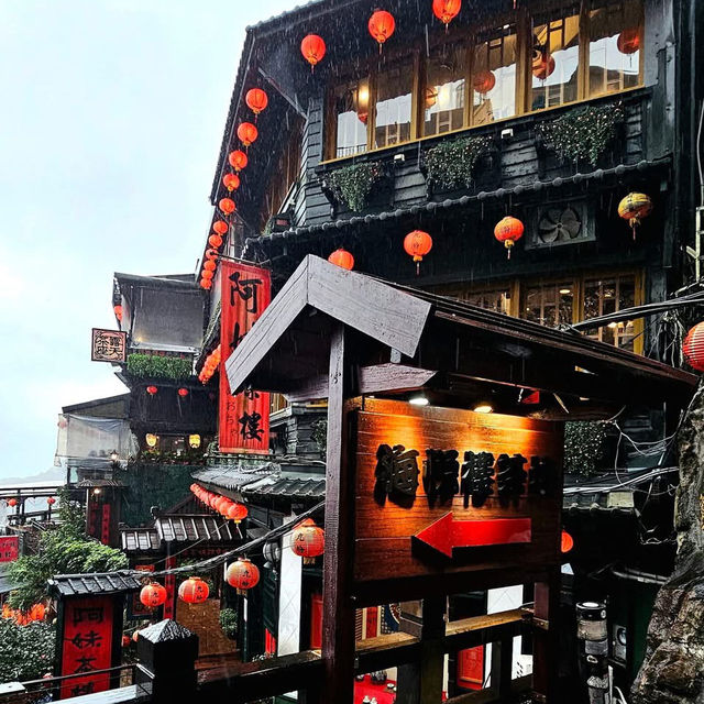 Taiwan’s Hidden Gems: Chasing Cherry Blossoms & Coastal Wonders