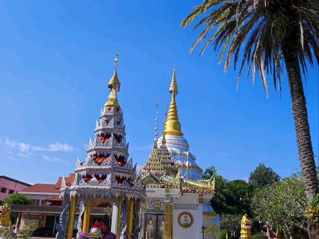 วัดศิลปะพม่า สถาปัตยกรรมงดงาม ในอำเภอเชียงคำ 