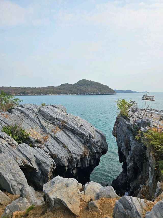 ถ้ำทะลุ เกาะสีชัง