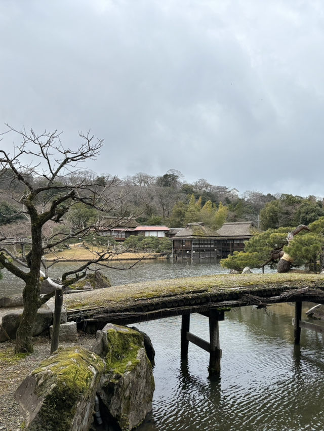 《玄宮園：彥根城附近的和式園林》