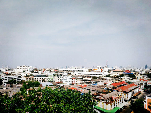 ทำบุญ ชมวิวที่วัดภูเขาทอง