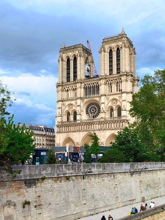 Seine River Banks: Two Distinct Worlds