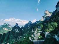 “ประตูสวรรค์” เขาเทียนเหมิน (Tianmen Mountain)