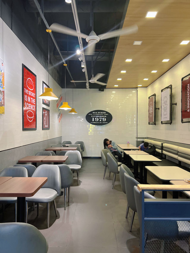 LOTTERIA, BA NA HILLS, DA NANG