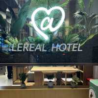 Cozy and modern hotel near airport