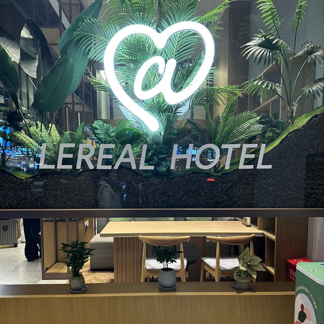 Cozy and modern hotel near airport