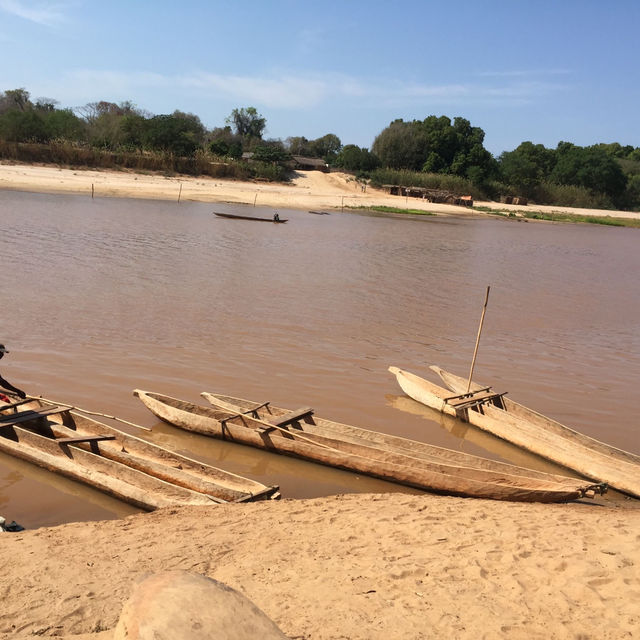 探索靜謐奇景｜Manambolo River 