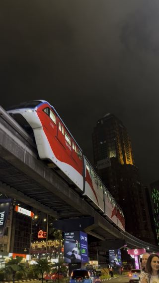 Monorail magic through KL’s skyline 🚝🌇