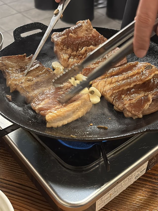 【韓国釜山・田浦洞】地元の味を堪能できる焼肉店「アリランカルビ」