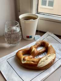 A Solo Day in Frankfurt – History, High-Rises & Schnitzel!