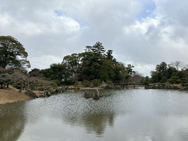 水影綺景：京都御苑的靜謐之美🌊