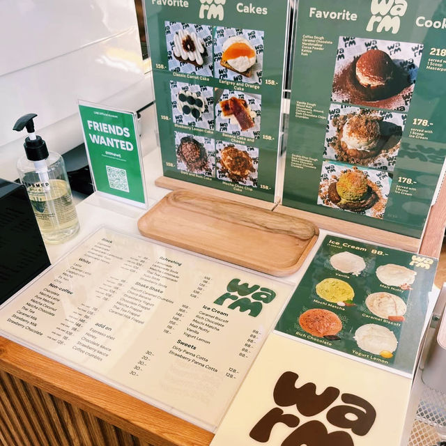 Warm.bkk : คาเฟ่สไตล์มินิมอลอบอุ่น