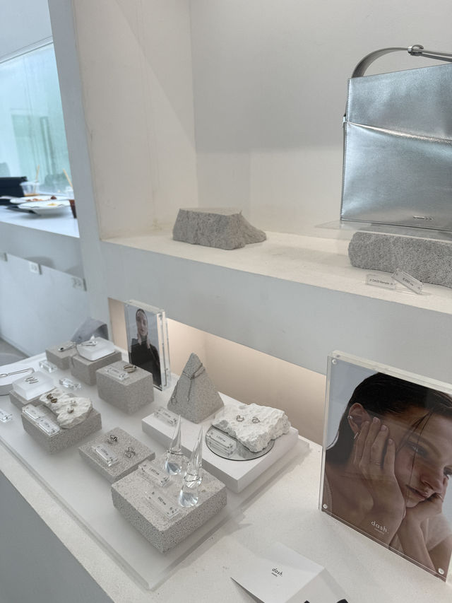 dash.space – คาเฟ่และบาร์สุดมินิมอล