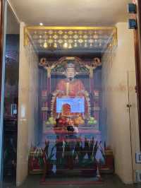 The Magnificent Budda Tooth Relic Temple in Singapore
