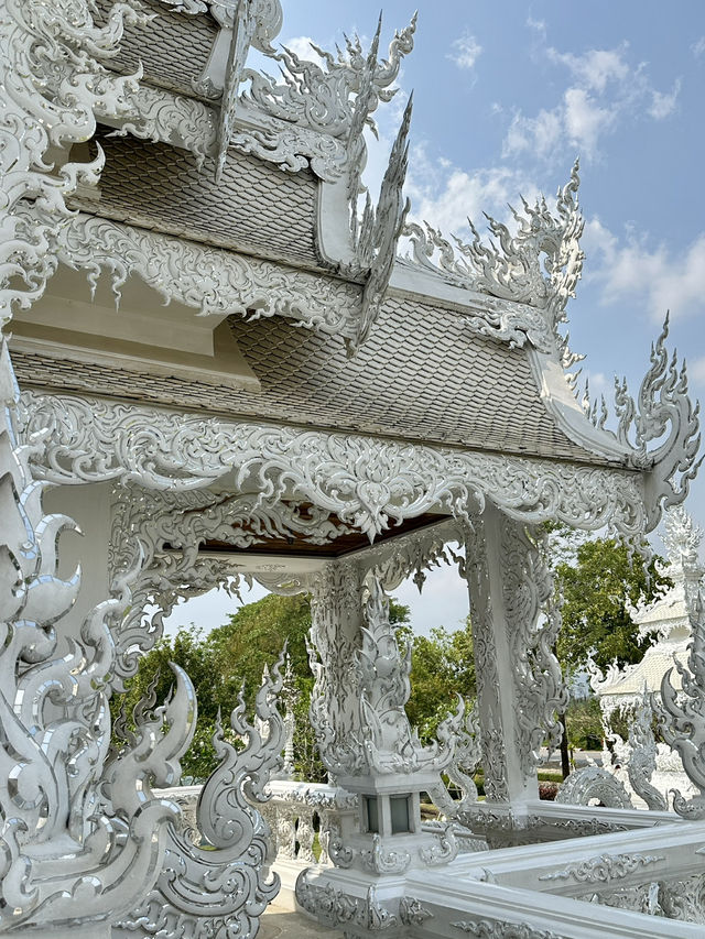 ศิลปะ ความศรัทธา และความฝัน ที่จับต้องได้