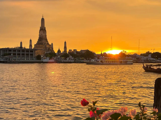 🌅 Temple, Sunset & Seaside in Thailand