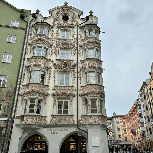 🌈✨ The Colorful Houses of Mariahilf: Innsbruck’s Hidden Fairytale District  